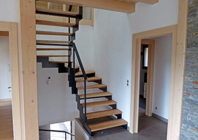 Escalier Escalier à crémaillère dans un chalet à Bogève